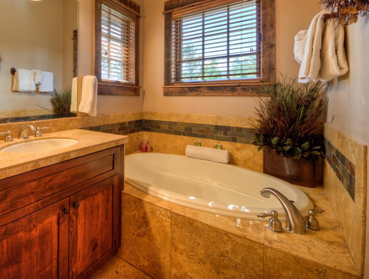 Antler Ridge Lodge Big Sky Ngoại thất bức ảnh